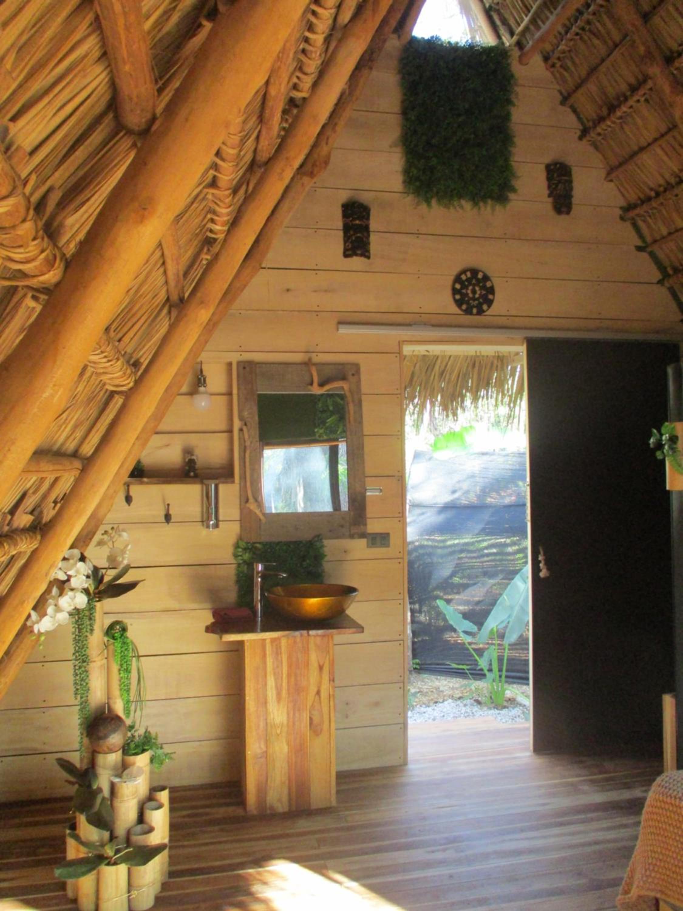 Cabinas de Lou Eco Lodge TAMARINDO