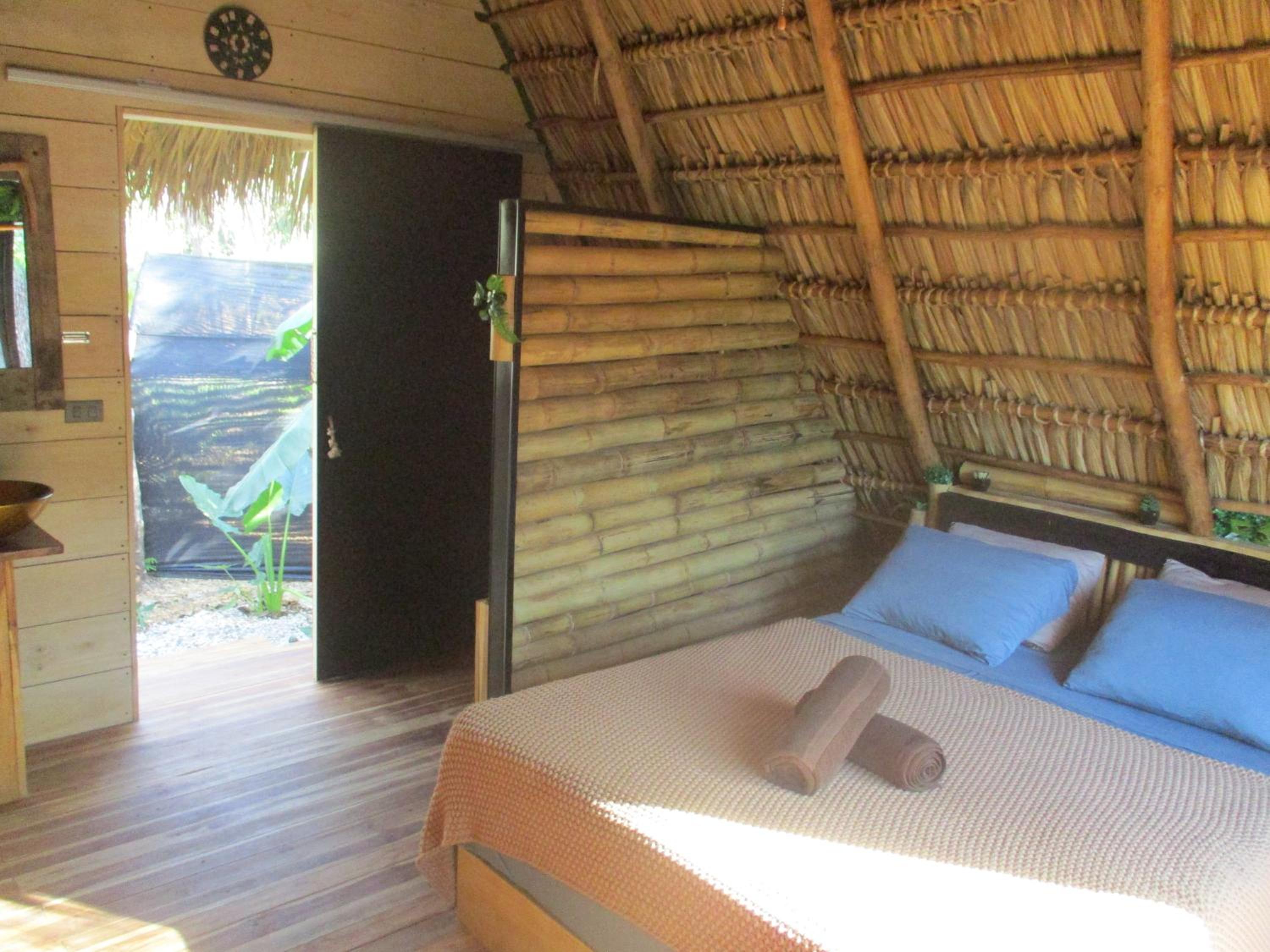 Cabinas de Lou Eco Lodge TAMARINDO