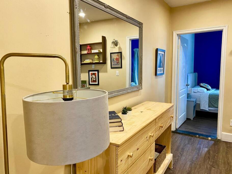 Large Townhouse, Lower Floor with AC, City Center