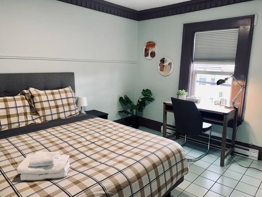 Comfy Apt, Top Floor, Excellent Kitchen