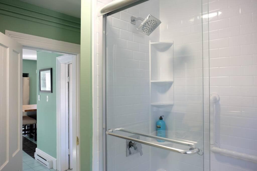 Comfy Apt, Top Floor, Excellent Kitchen