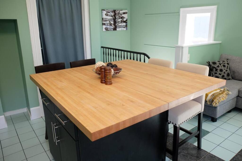 Comfy Apt, Top Floor, Excellent Kitchen