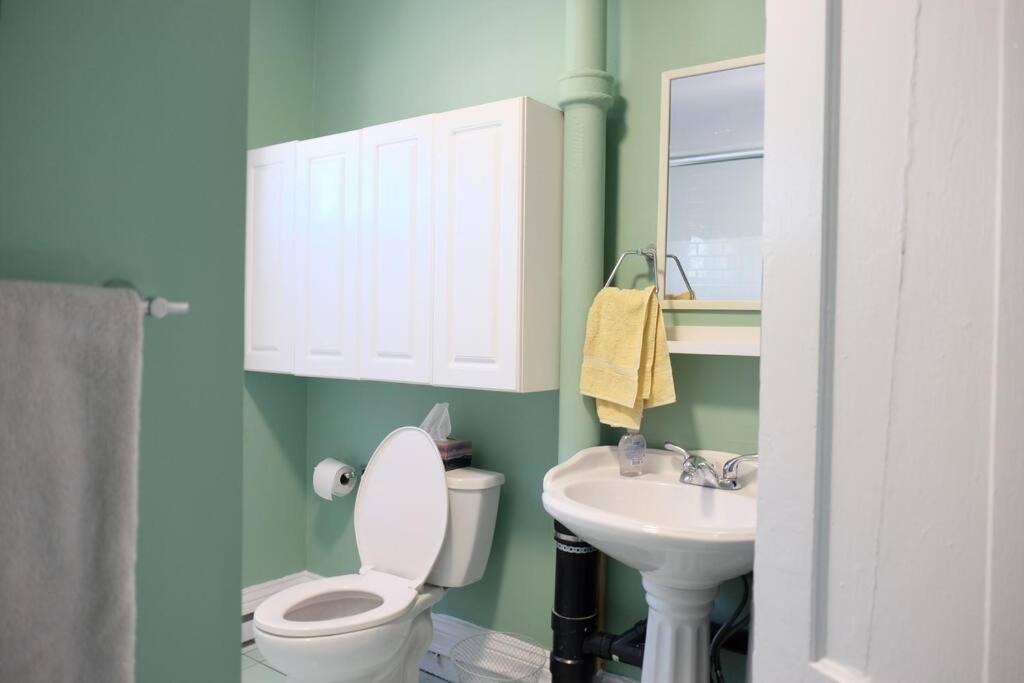 Comfy Apt, Top Floor, Excellent Kitchen