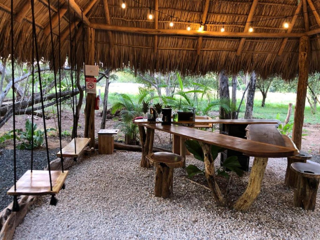 Cabinas de Lou Eco Lodge TAMARINDO