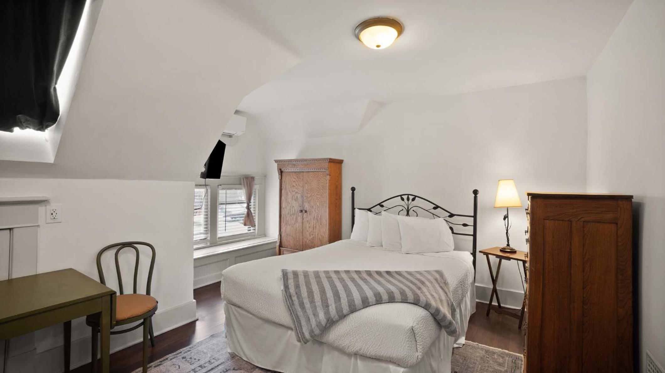 Greenbriar Inn, photo 14