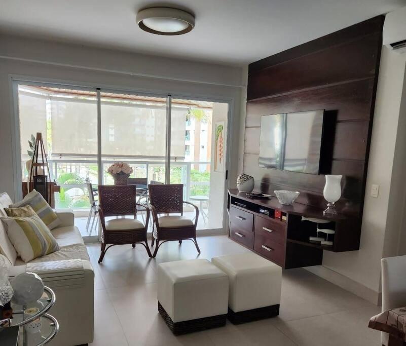 Apartamento Riviera Completo Espaçoso Varanda Gourmet e Praia a 150 m