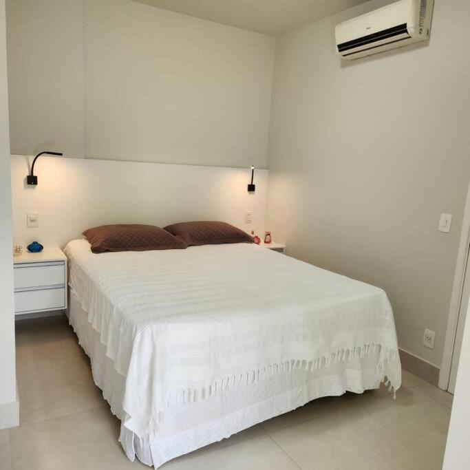Apartamento Riviera Completo Espaçoso Varanda Gourmet e Praia a 150 m