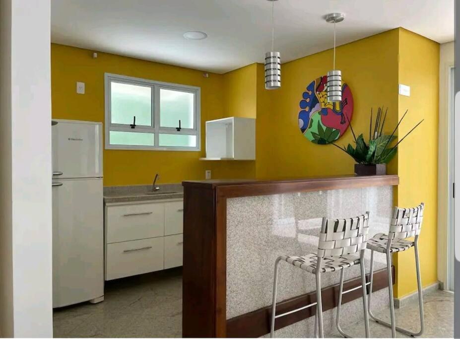 Apartamento Riviera Completo Espaçoso Varanda Gourmet e Praia a 150 m