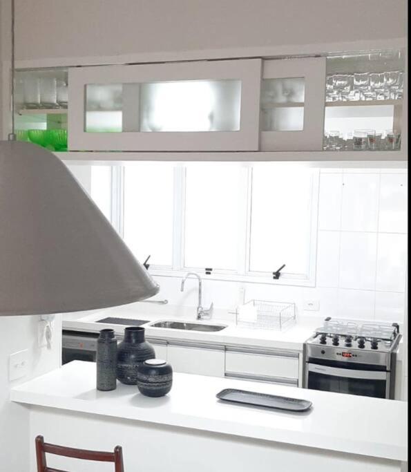 Apartamento Riviera Completo Espaçoso Varanda Gourmet e Praia a 150 m