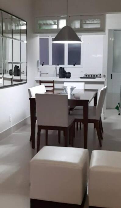 Apartamento Riviera Completo Espaçoso Varanda Gourmet e Praia a 150 m