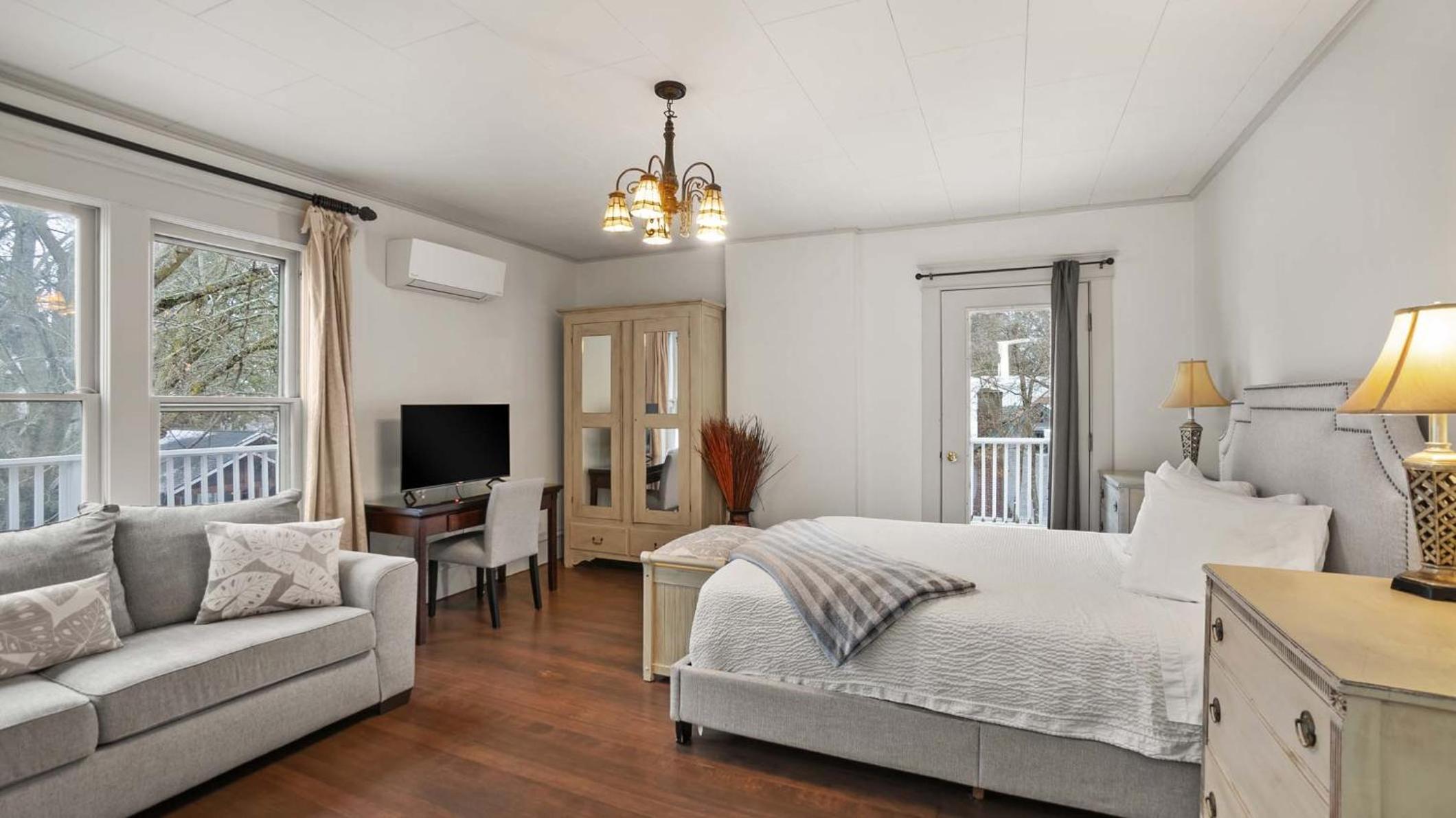 Greenbriar Inn, photo 32