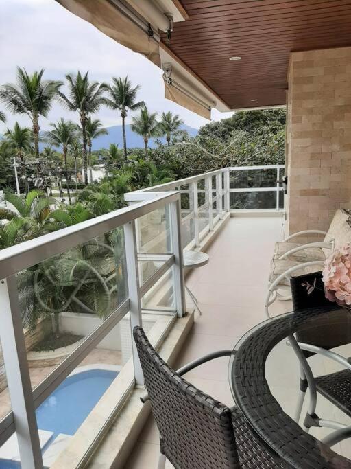 Apartamento Riviera Completo Espaçoso Varanda Gourmet e Praia a 150 m