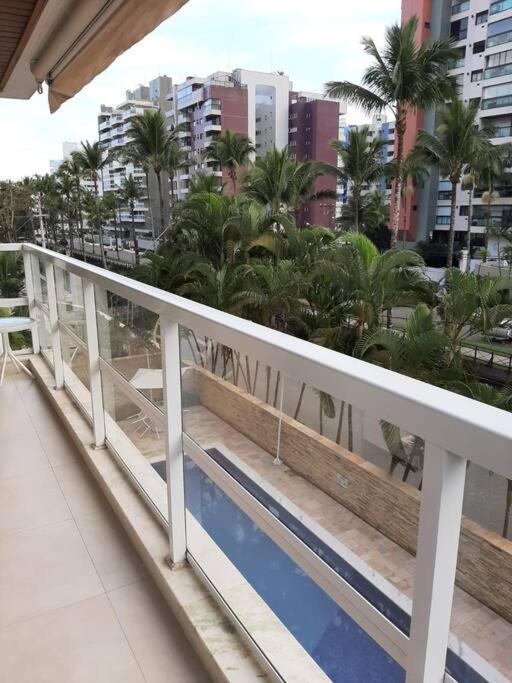 Apartamento Riviera Completo Espaçoso Varanda Gourmet e Praia a 150 m