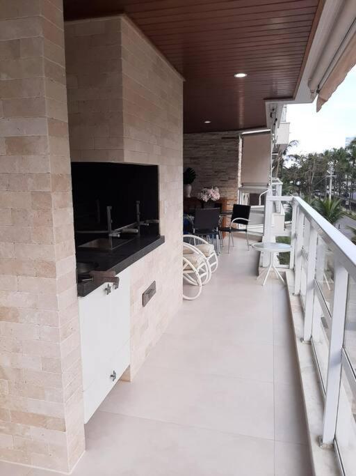 Apartamento Riviera Completo Espaçoso Varanda Gourmet e Praia a 150 m