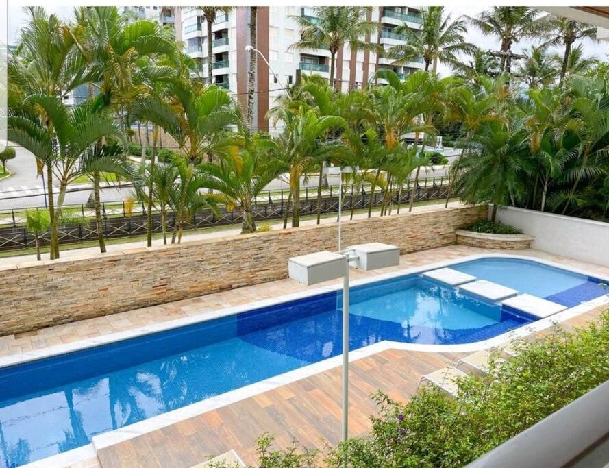Apartamento Riviera Completo Espaçoso Varanda Gourmet e Praia a 150 m