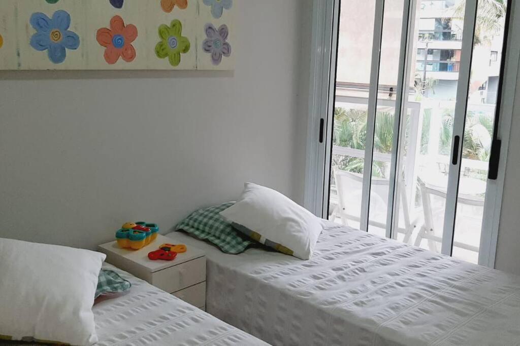 Apartamento Riviera Completo Espaçoso Varanda Gourmet e Praia a 150 m