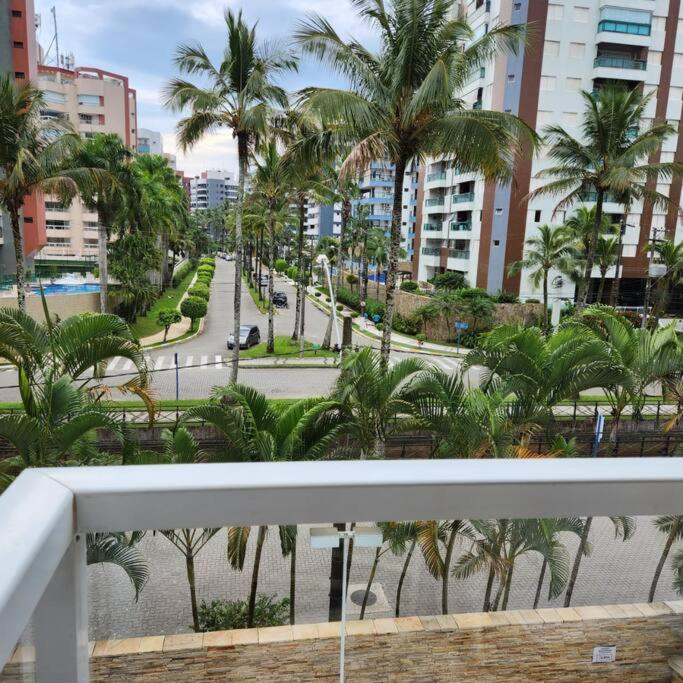 Apartamento Riviera Completo Espaçoso Varanda Gourmet e Praia a 150 m