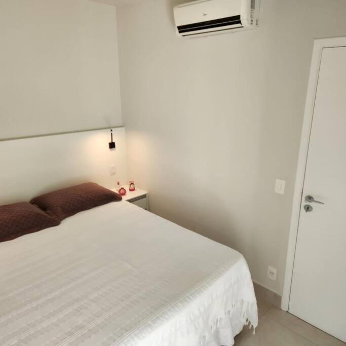 Apartamento Riviera Completo Espaçoso Varanda Gourmet e Praia a 150 m