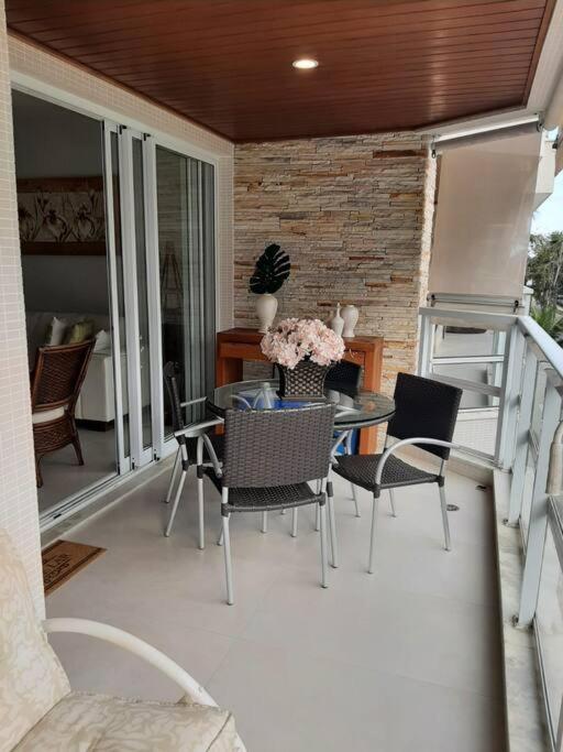 Apartamento Riviera Completo Espaçoso Varanda Gourmet e Praia a 150 m