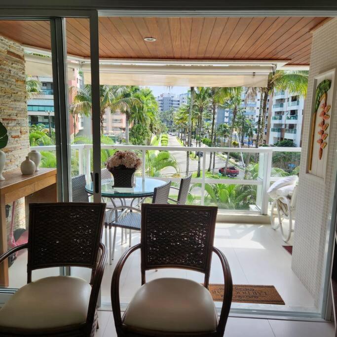 Apartamento Riviera Completo Espaçoso Varanda Gourmet e Praia a 150 m