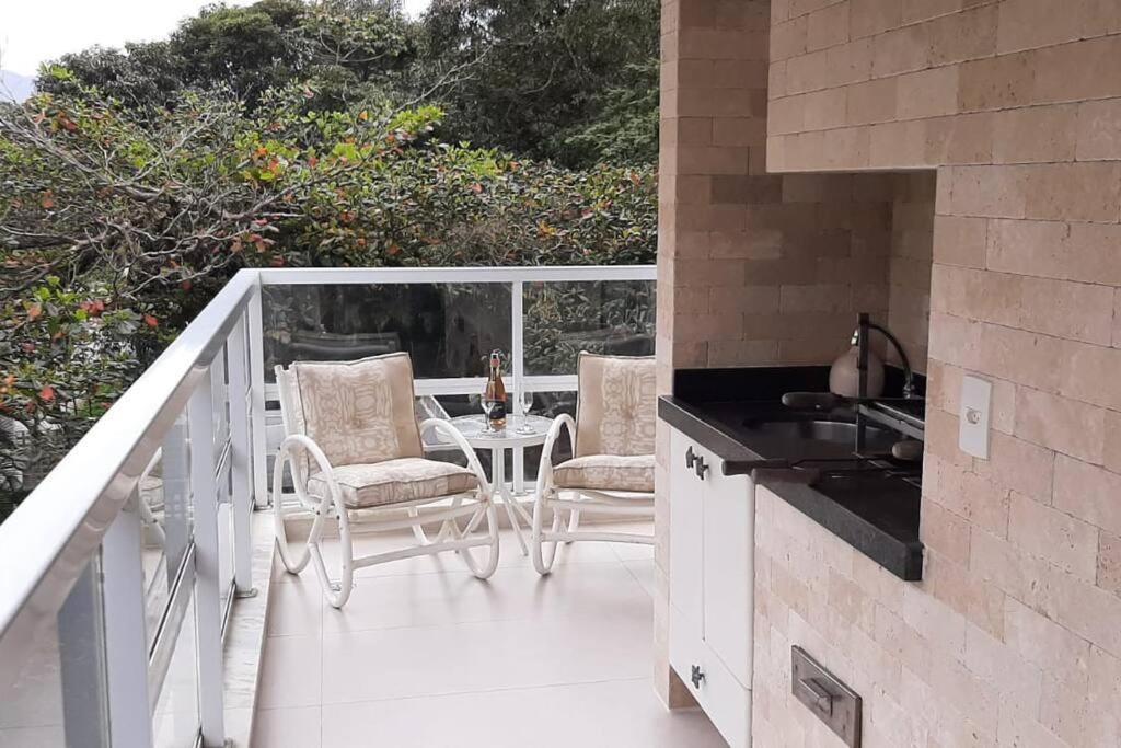 Apartamento Riviera Completo Espaçoso Varanda Gourmet e Praia a 150 m