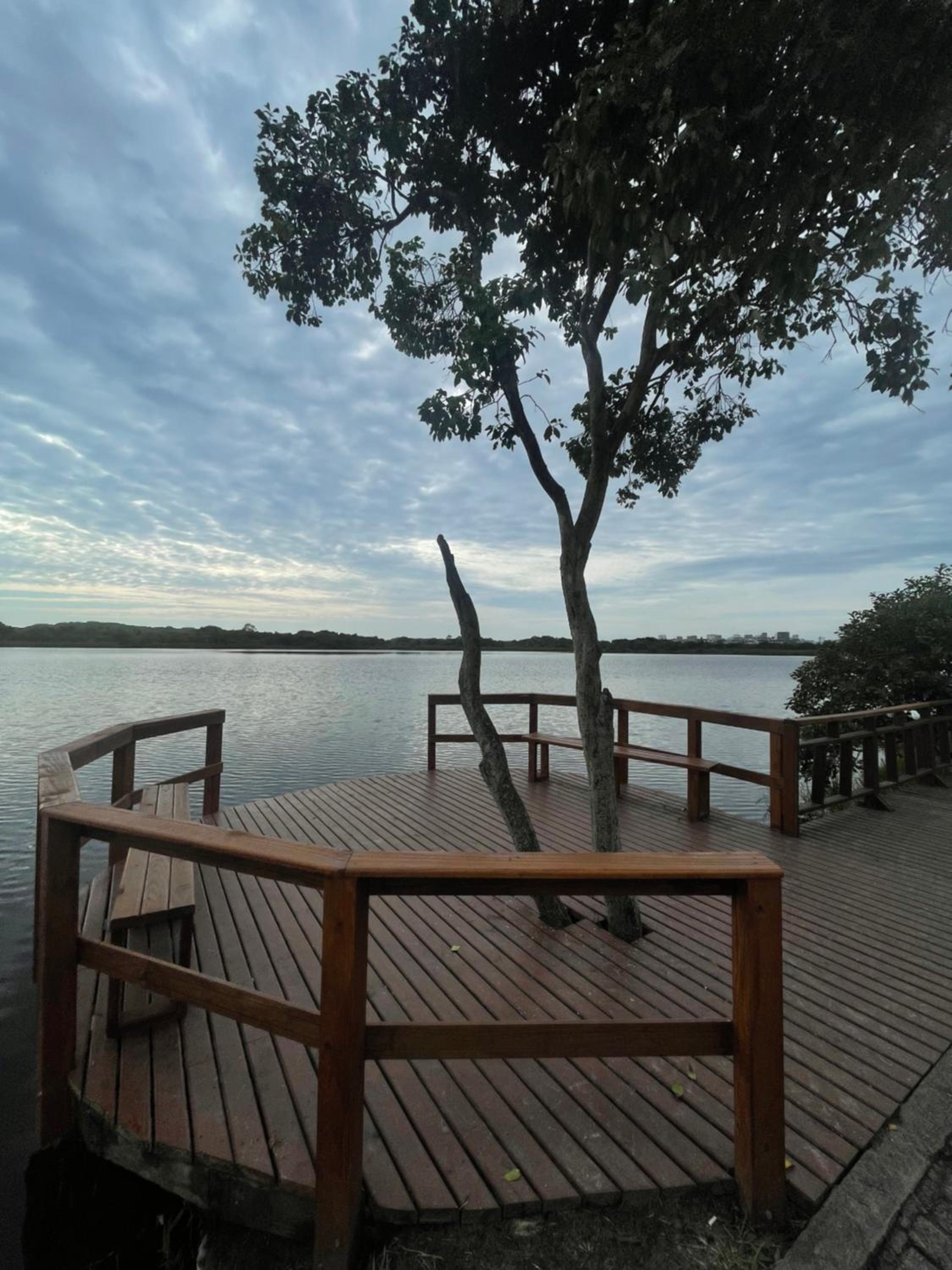 Loft Moderno, 500m Praia, Piscina, Sauna, WiFi 1GB