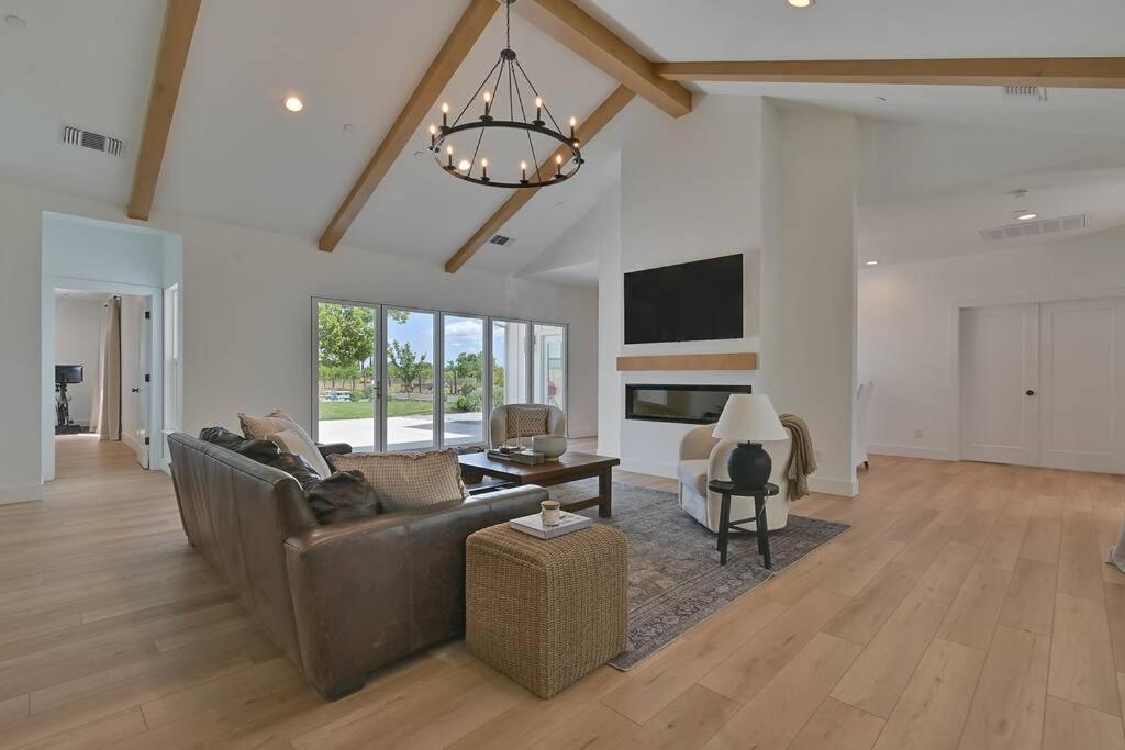 The Modern Farmhouse