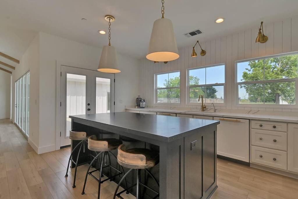 The Modern Farmhouse