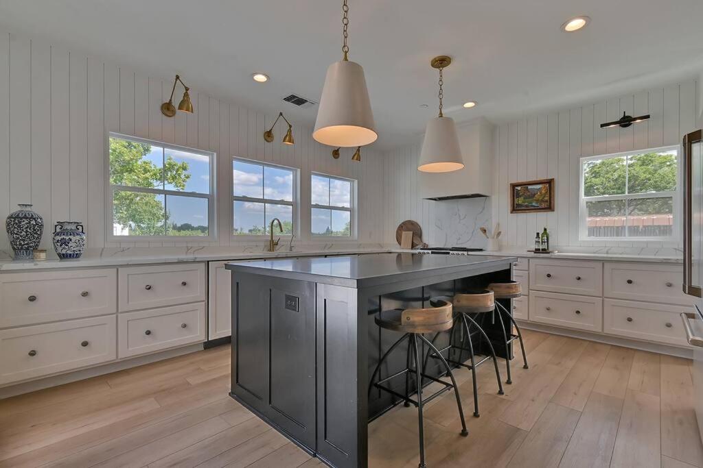 The Modern Farmhouse