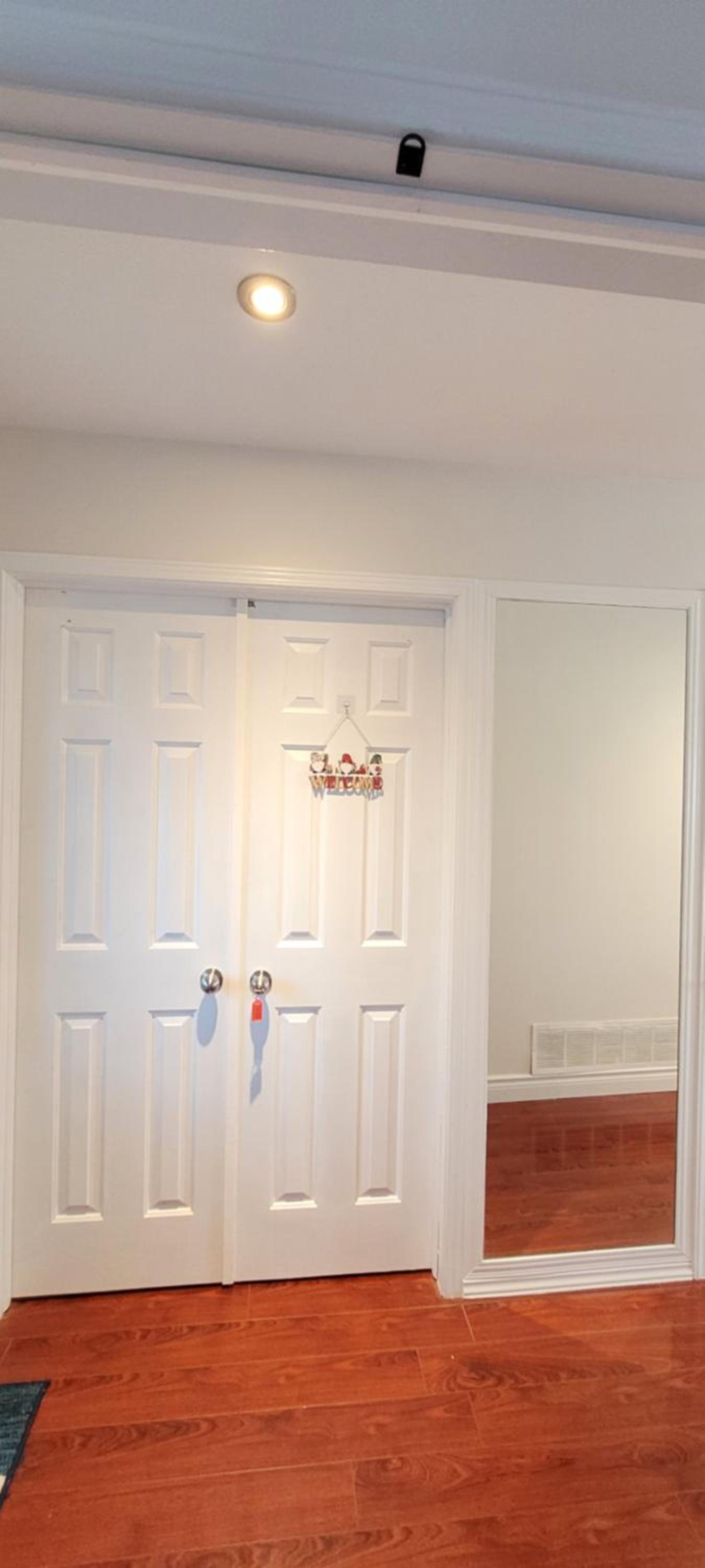 Toronto Spacious Cozy Mainfloor Room