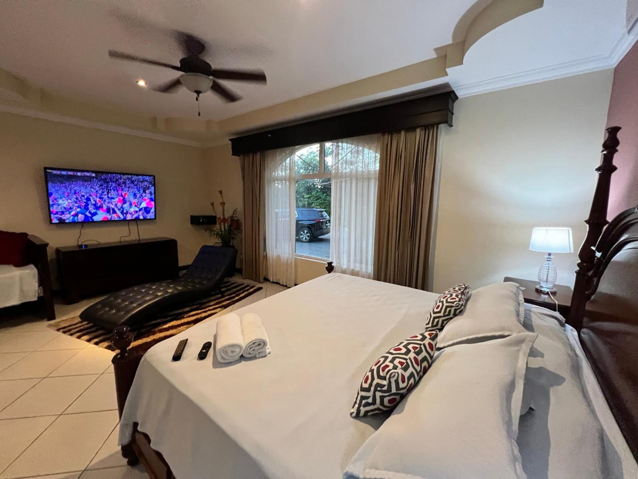 Los Amigos Luxury Villa