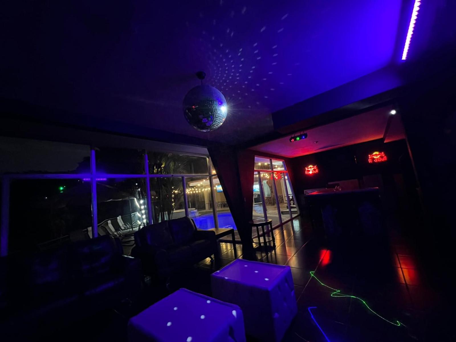Los Amigos Luxury Villa
