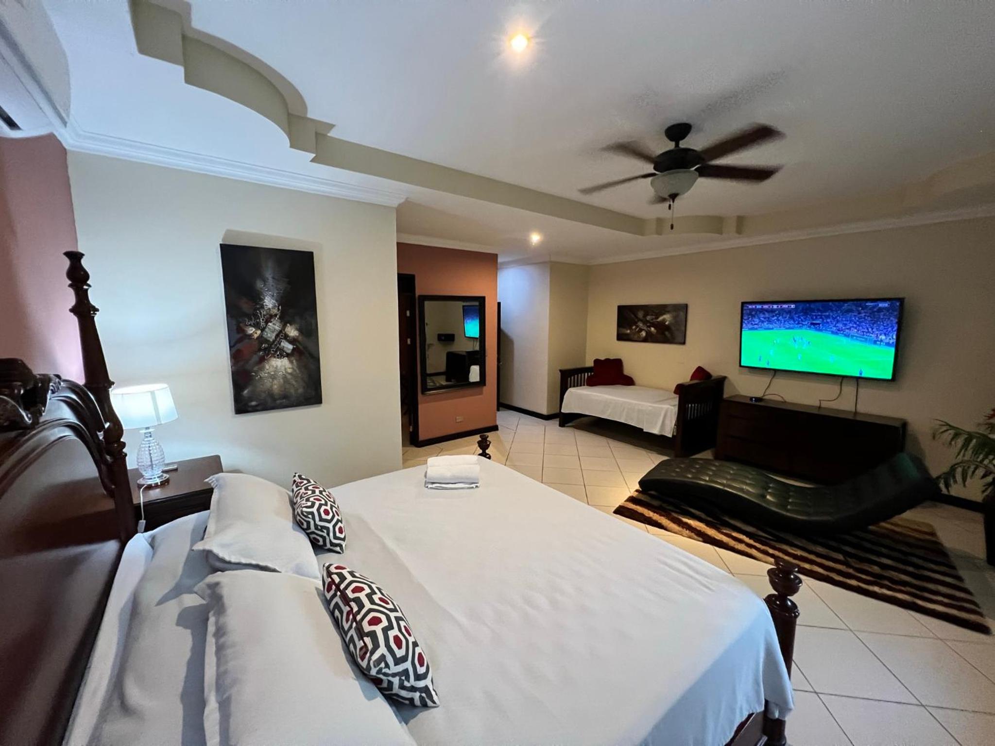 Los Amigos Luxury Villa
