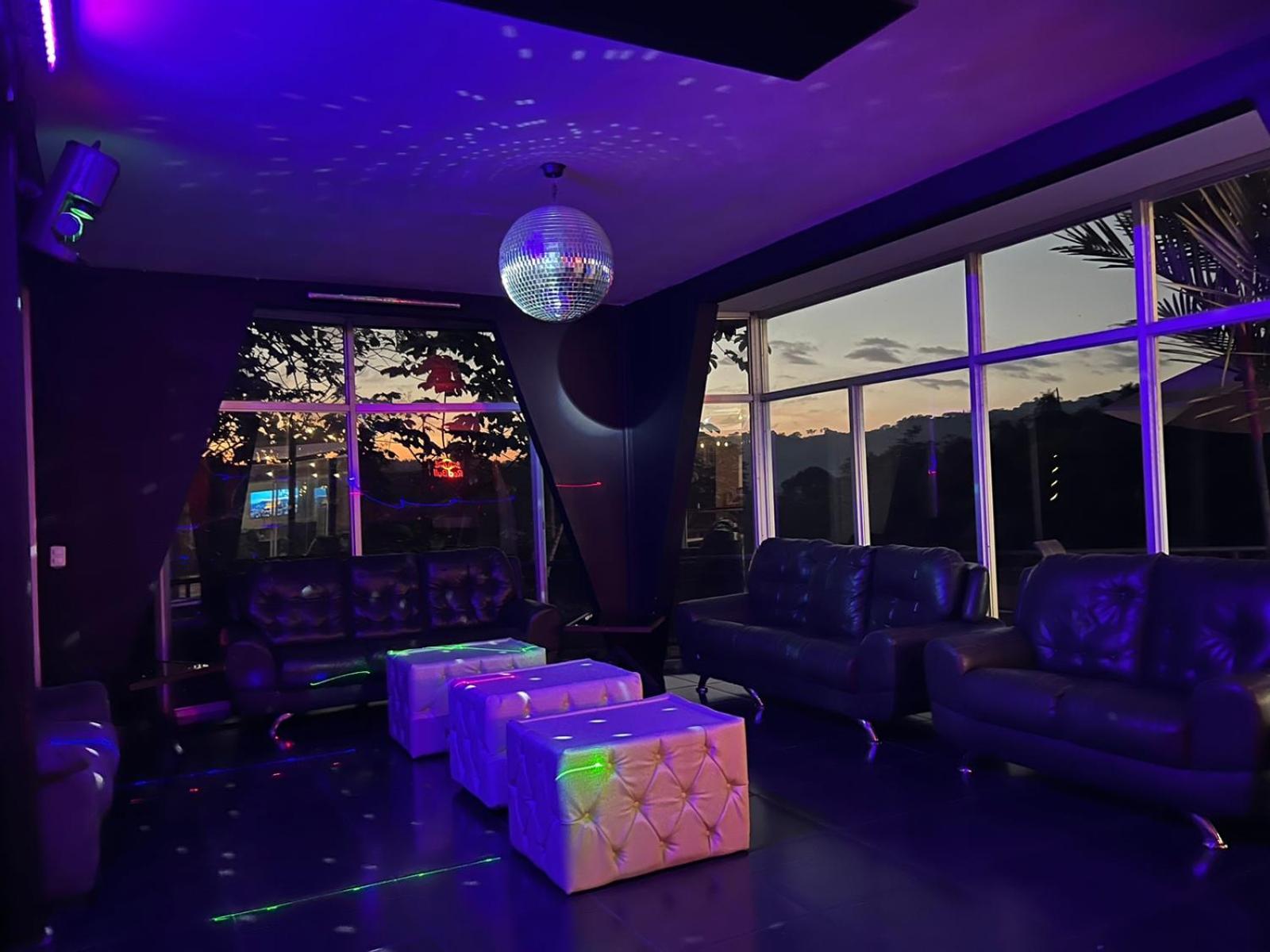 Los Amigos Luxury Villa