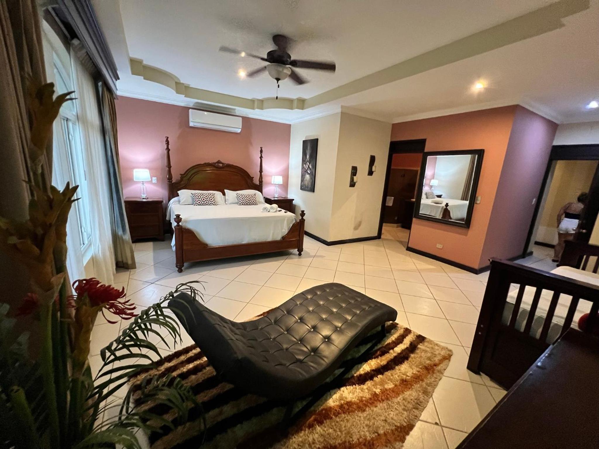 Los Amigos Luxury Villa