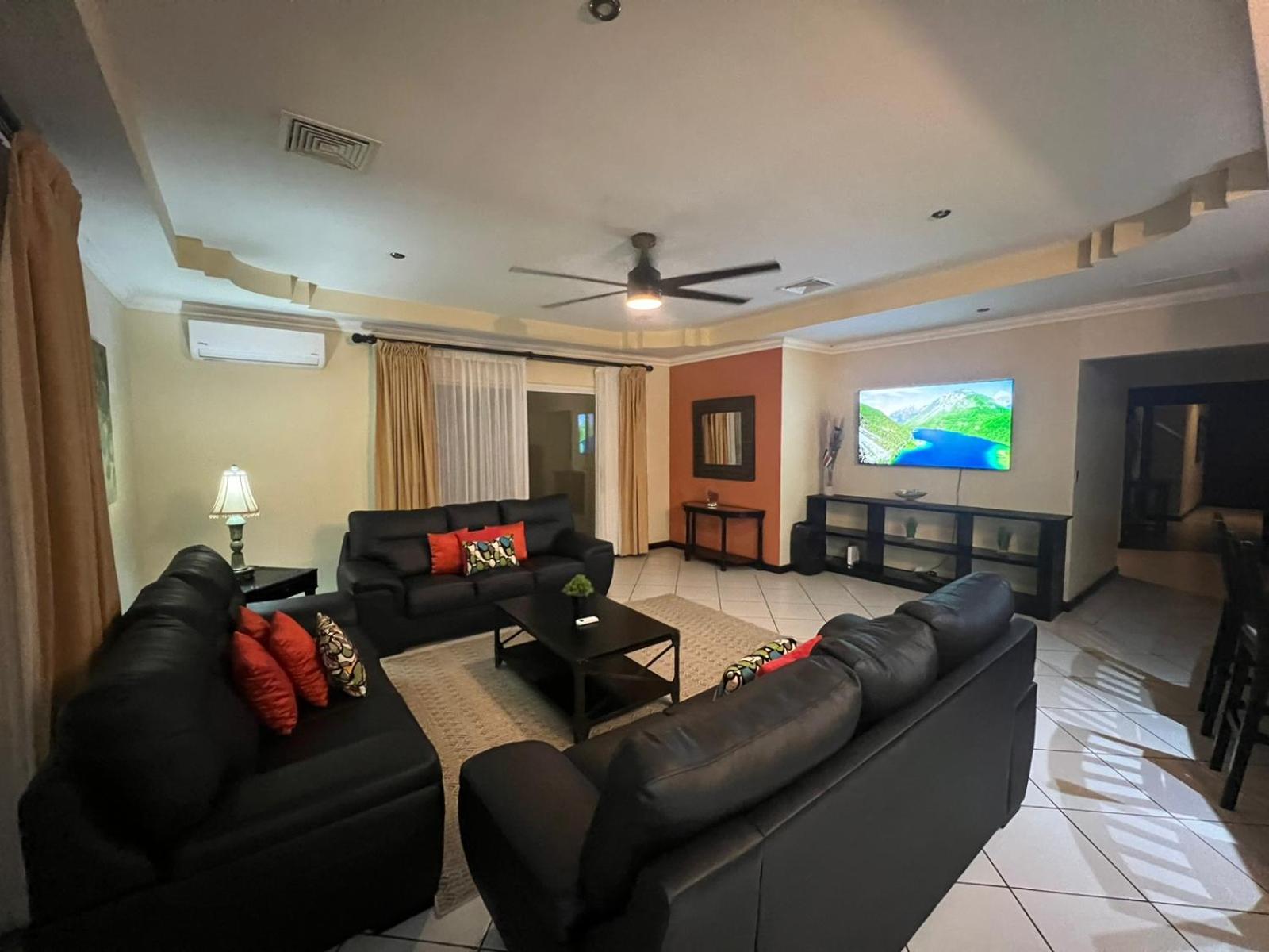 Los Amigos Luxury Villa