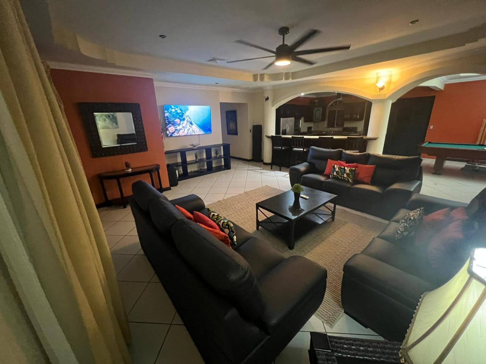 Los Amigos Luxury Villa