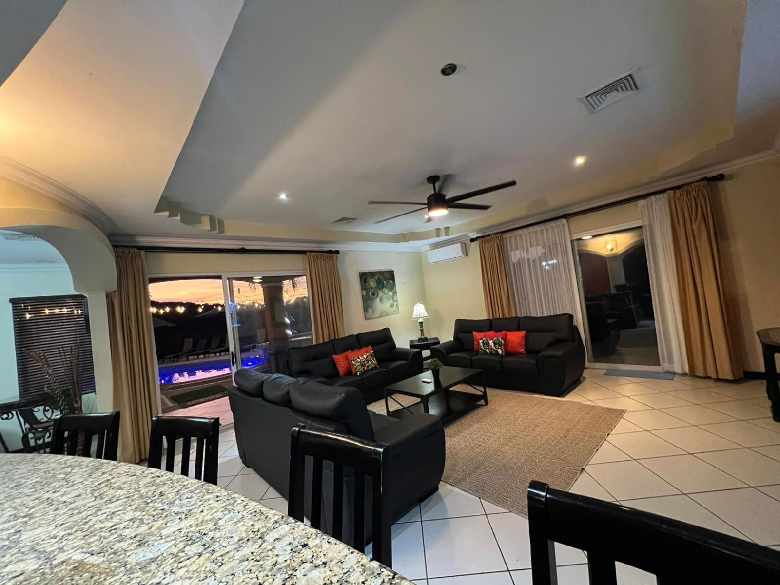 Los Amigos Luxury Villa