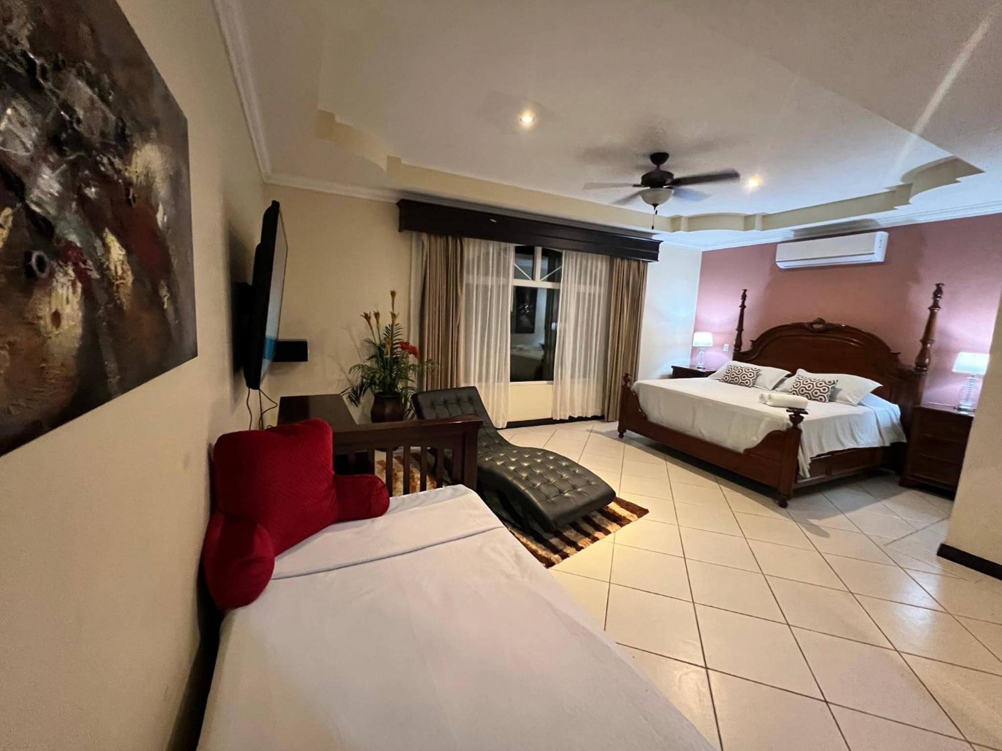 Los Amigos Luxury Villa