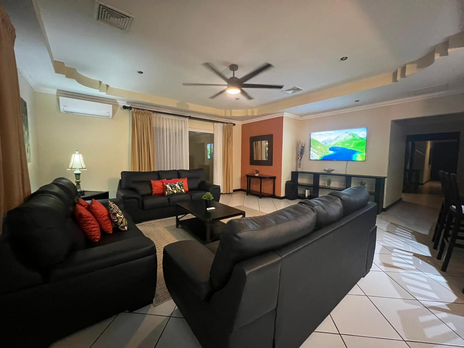 Los Amigos Luxury Villa