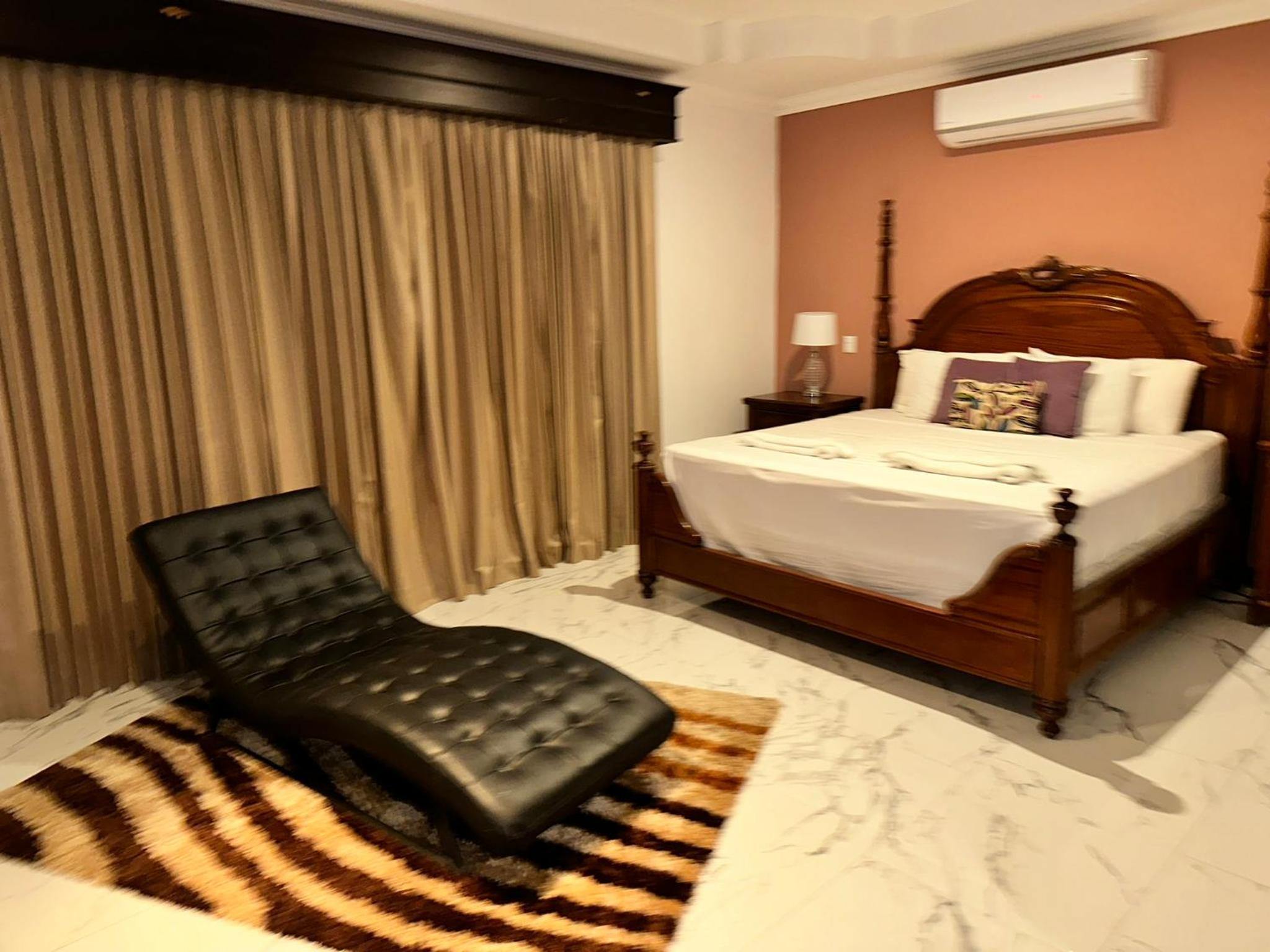 Los Amigos Luxury Villa