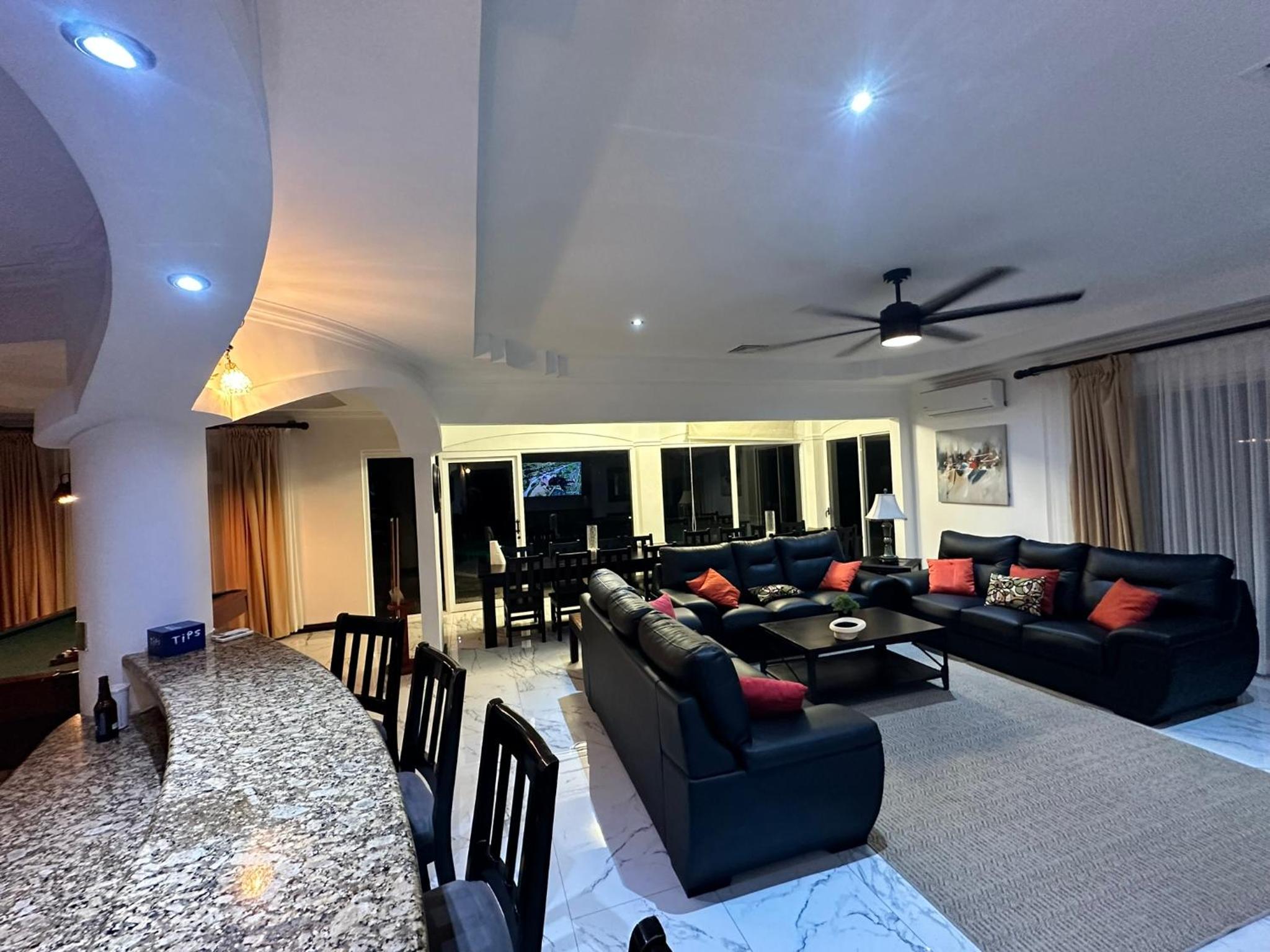 Los Amigos Luxury Villa
