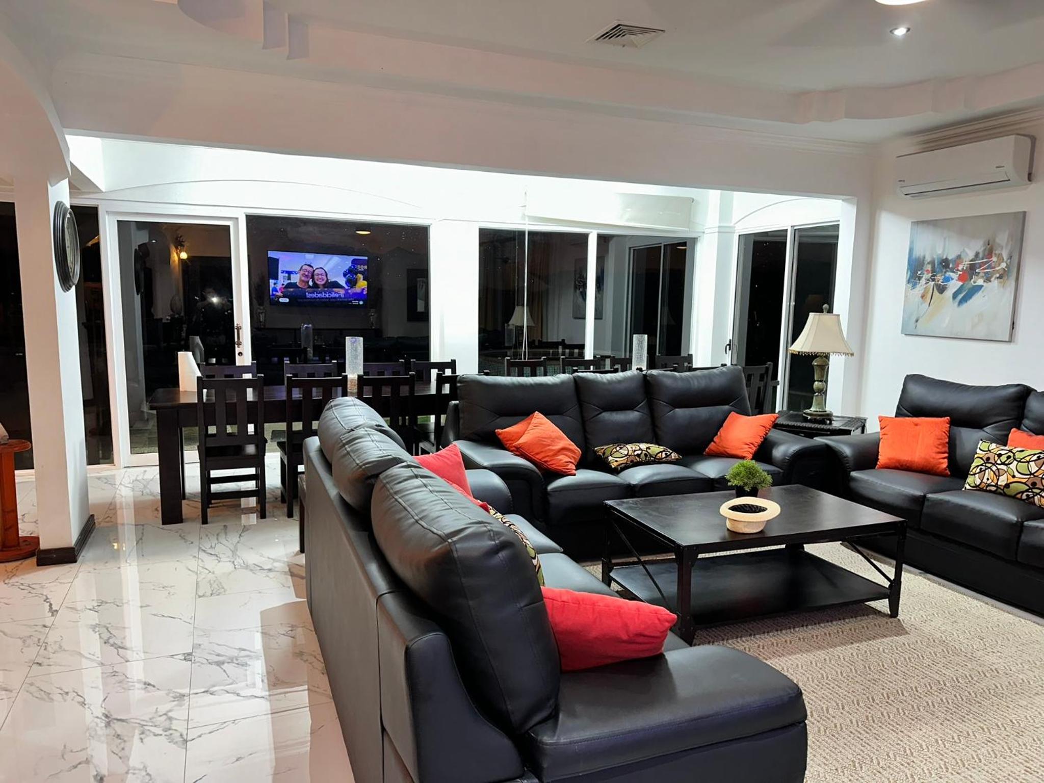 Los Amigos Luxury Villa