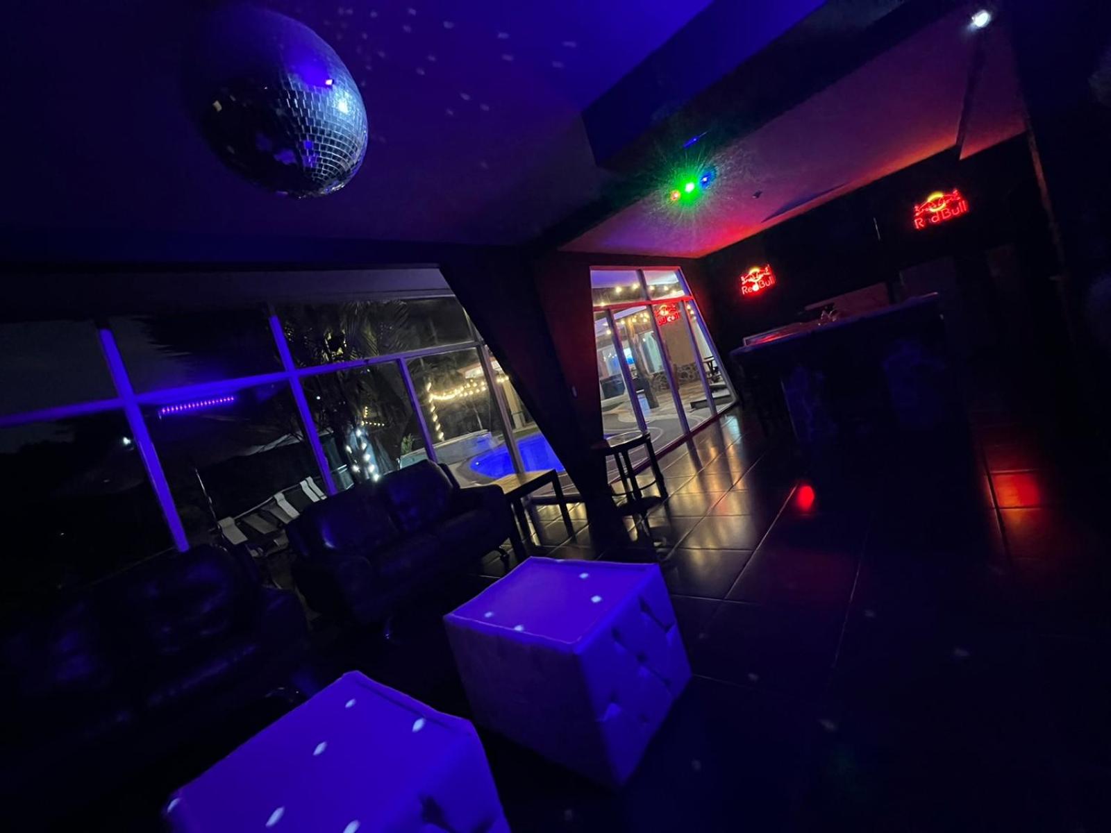 Los Amigos Luxury Villa