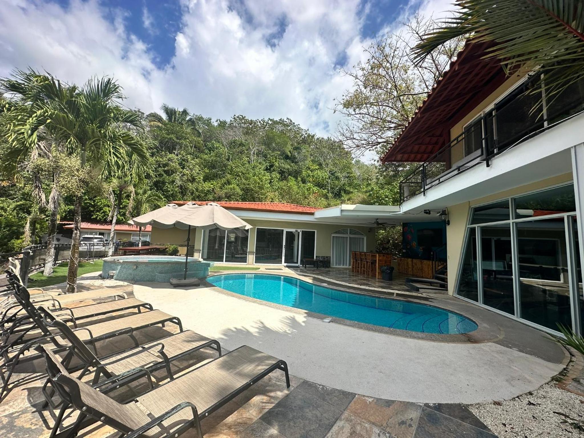 Los Amigos Luxury Villa