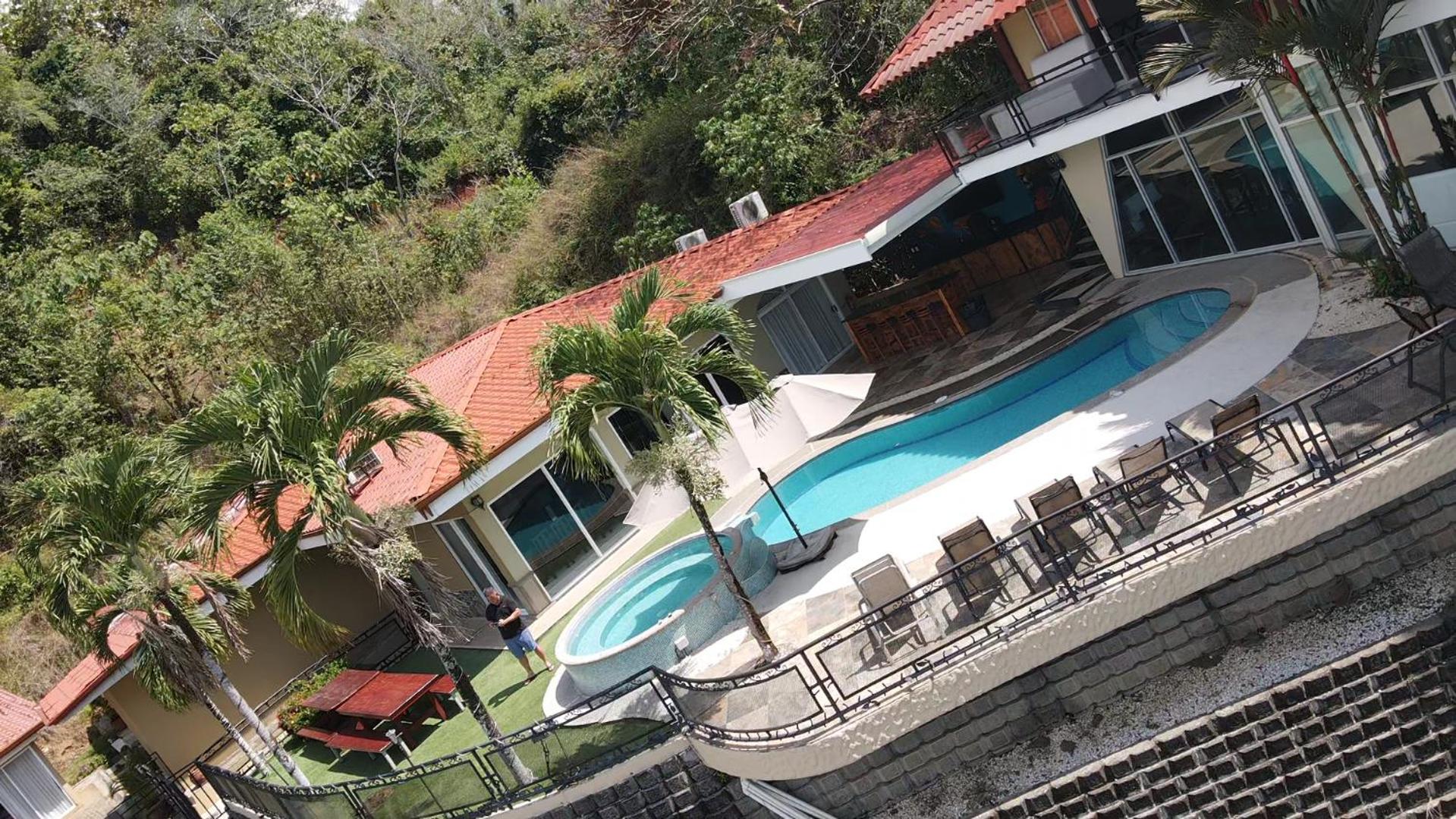 Los Amigos Luxury Villa