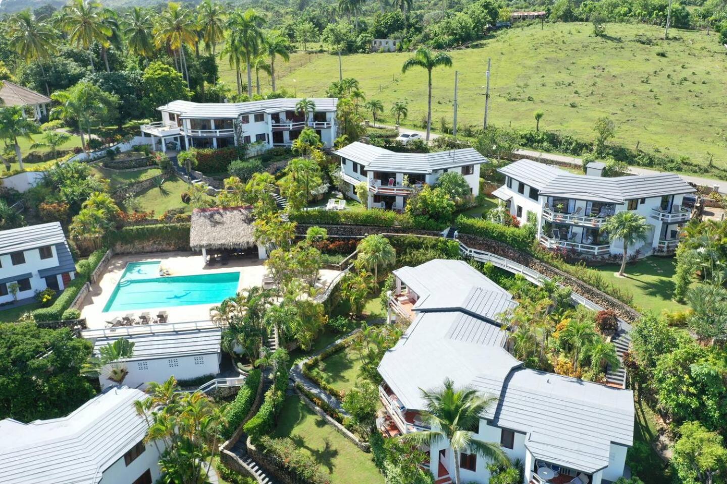 Catalina, Cabrera Oceanview Multi 2 BD 2 Bath Condo Units with Balcony and Pool view 5