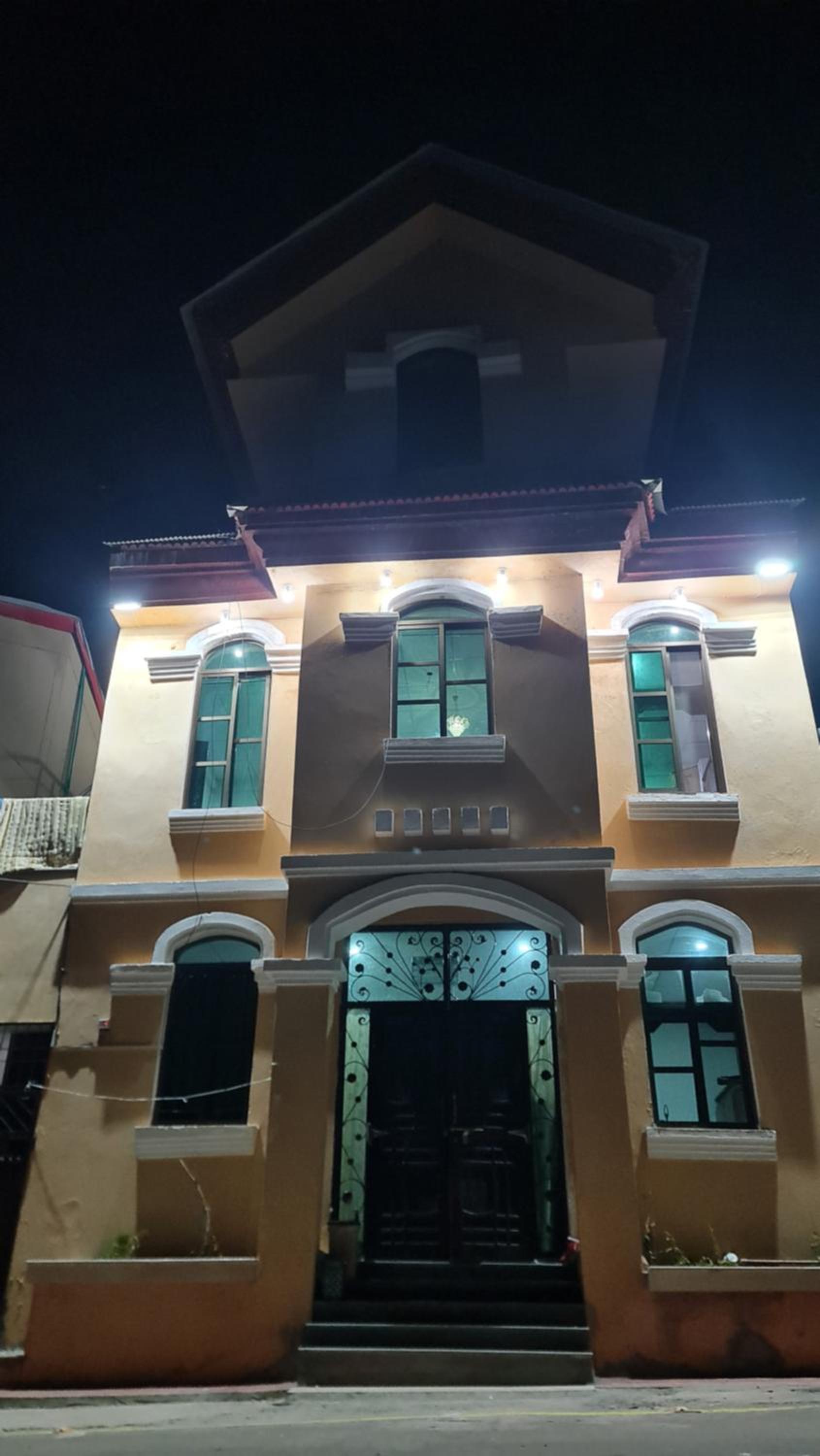 Patriata Luxury Suits