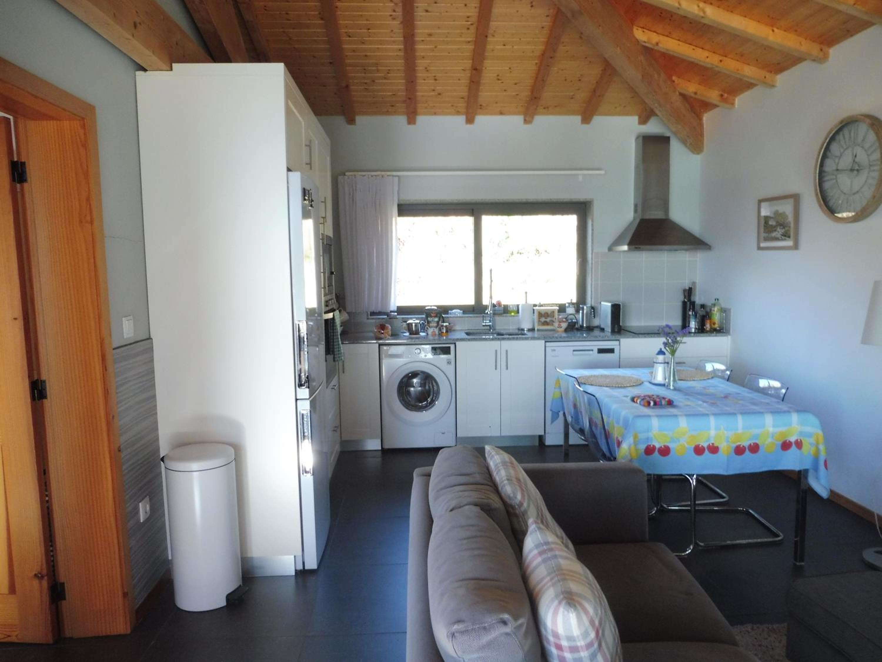 The Pool House en Longos — kitchen