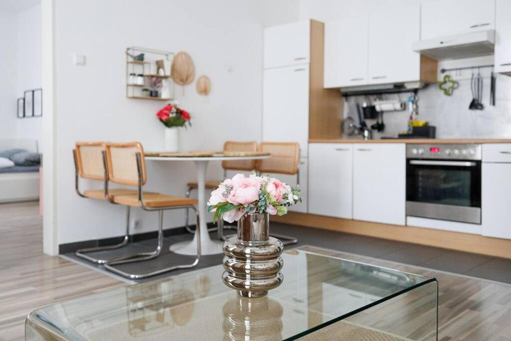 RG 5 Stylish Haven-Near Brunnenmarkt